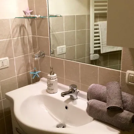 Under The Cherry Moon * Ostuni