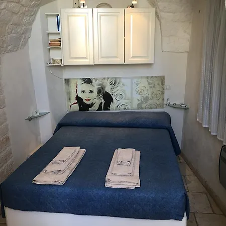 Under The Cherry Moon Apartment