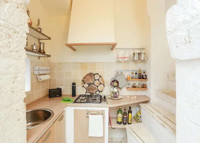 Under The Cherry Moon Остуни