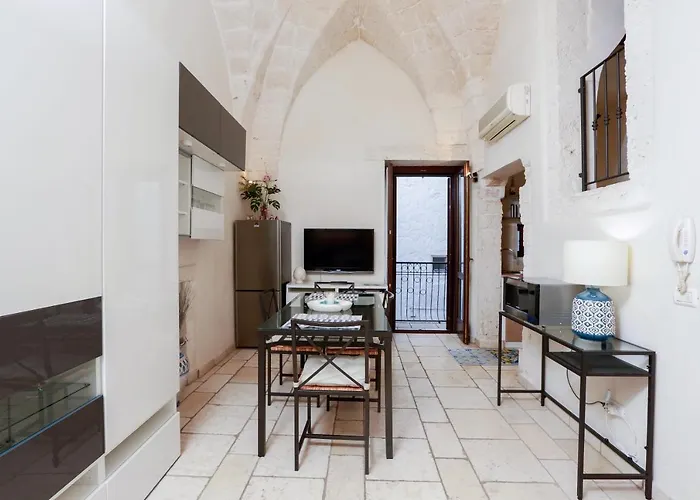 Under The Cherry Moon Апартаменты