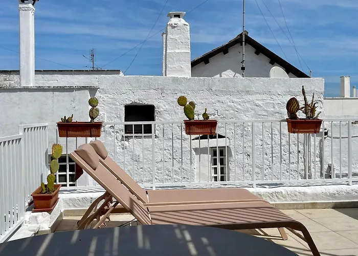 Under The Cherry Moon Апартаменты